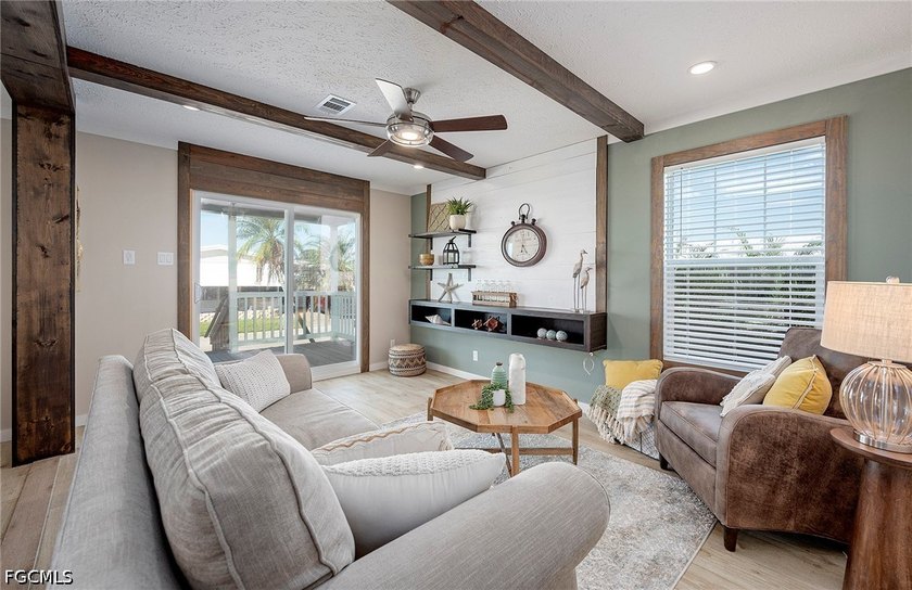 Welcome to this spacious 3-bedroom, 2-bath manufactured home - photo 6
