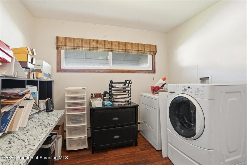 Handicap accessible lovely cape cod so close to all amenities - photo 22
