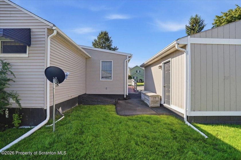 Handicap accessible lovely cape cod so close to all amenities - photo 42