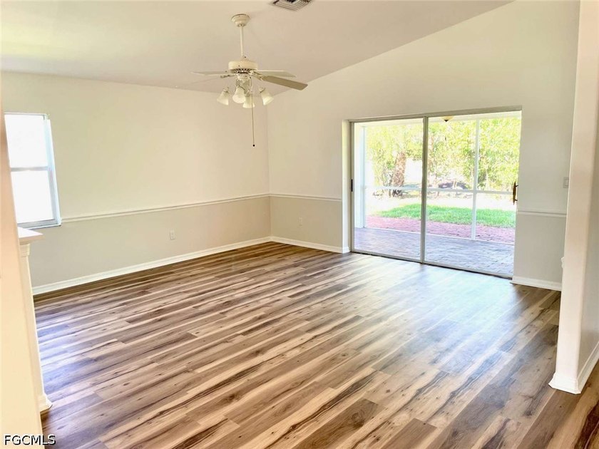 Move-in ready! Start packing for this bright and airy 3 bedroom - photo 3