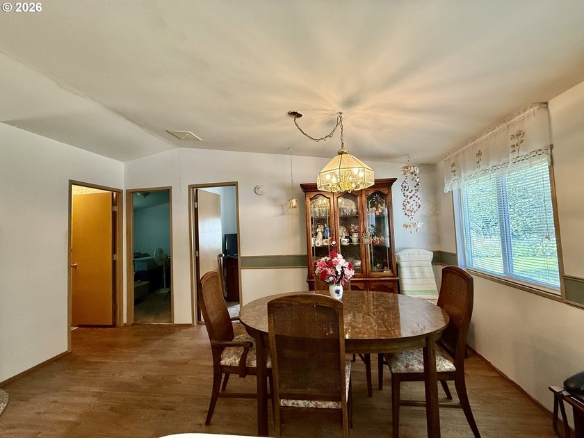 Country Living and room for the toys. 20 x 40 Shop space for - photo 7