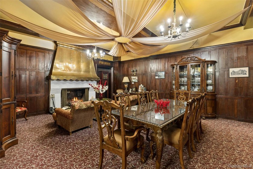 Welcome to Apartment 311 in 1 Station Square, a charming and - photo 4