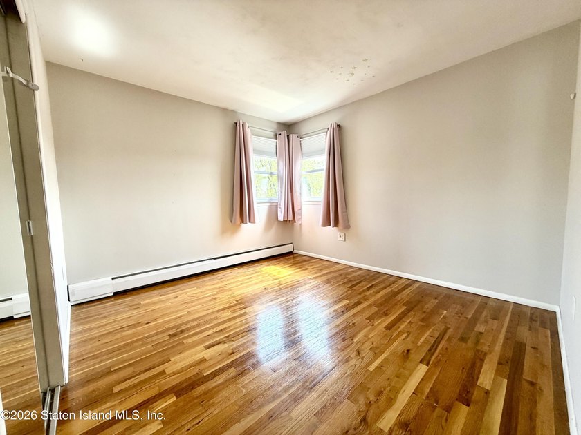 6 OVER 6, LARGE HOUSE, FINISHED BASEMENT. ABOVE GROUND LEVEL ON - photo 14