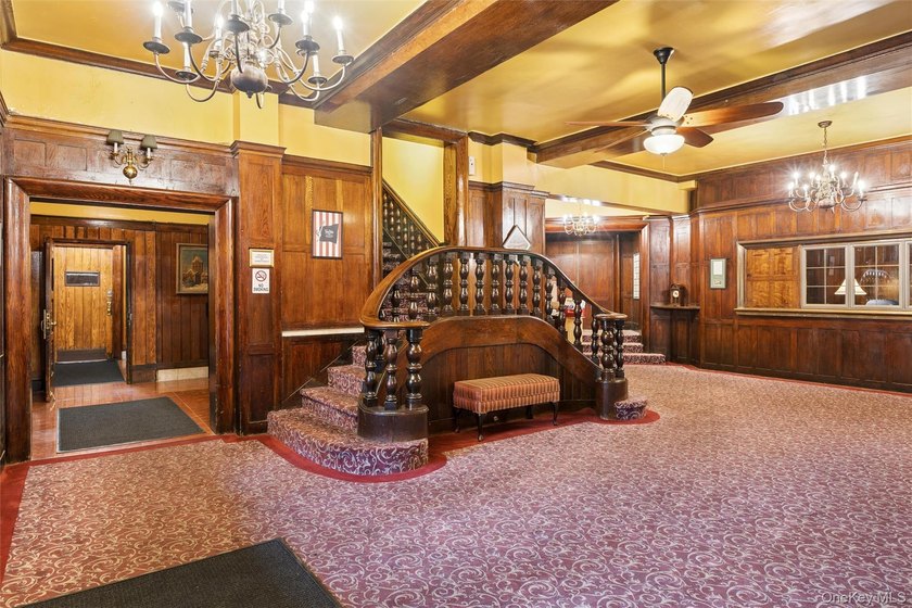 Welcome to Apartment 311 in 1 Station Square, a charming and - photo 5