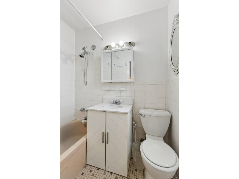 Welcome to Apartment 311 in 1 Station Square, a charming and - photo 9