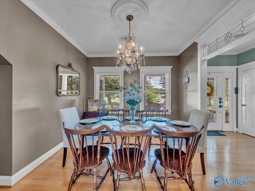 Enjoy the perfect blend of country living and city convenience - photo 6