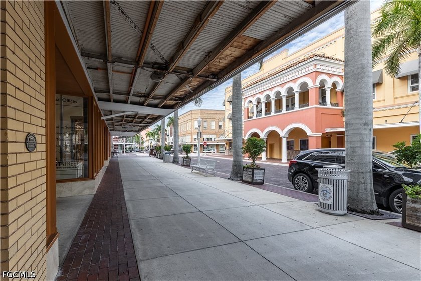 Experience authentic loft living in the heart of the Historic - photo 5