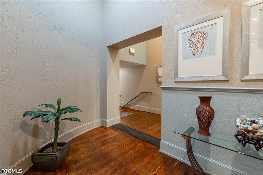 Experience authentic loft living in the heart of the Historic - photo 10