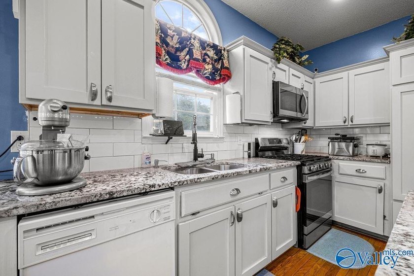 WHORTON BEND | WATERFRONT | HOME OFFICE| 4BDRM/2.5BTH family - photo 8