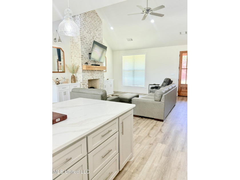 Beautiful 3 Bedroom Home on 20 Acres in Gore Springs, MS Enjoy - photo 8