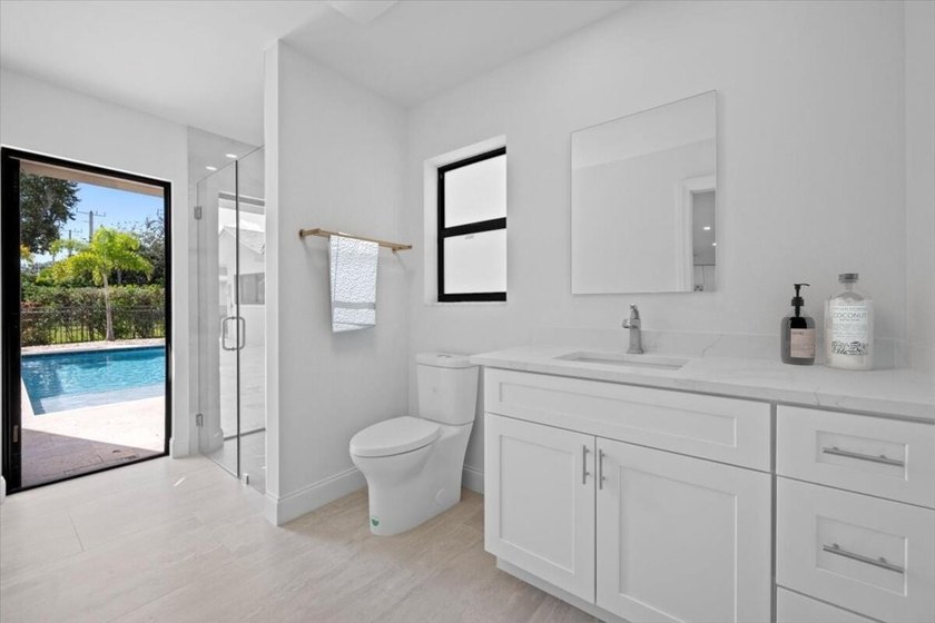 Discover unparalleled luxury in the highly sought-after Hidden - photo 24