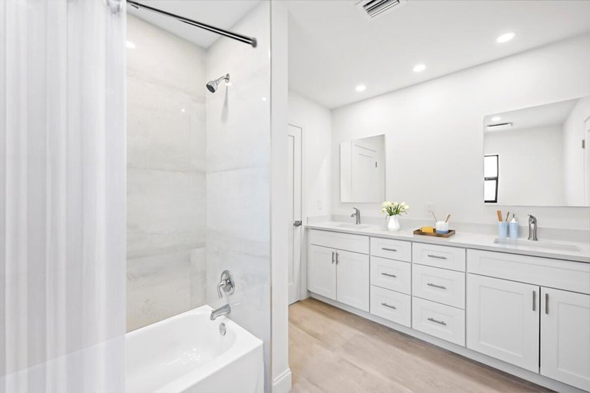 Discover unparalleled luxury in the highly sought-after Hidden - photo 26