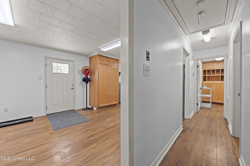 Versatile Flex Space with Office, Warehouse &amp; Yard - B-2 Zoned | - photo 7