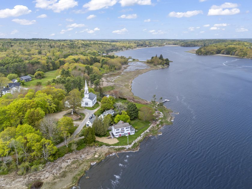 Welcome to 15 Church Lane, Phippsburg ~ This 3 bedroom 3 bath - photo 5