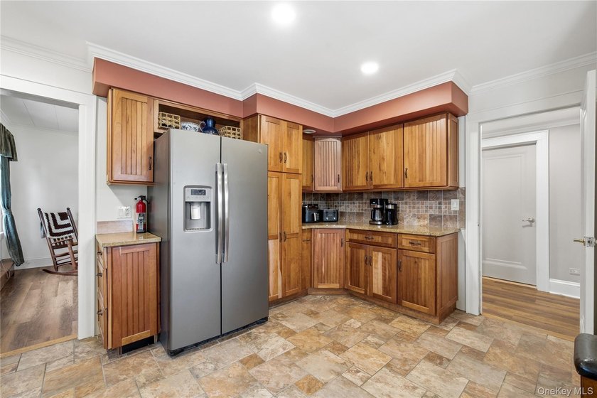 Prime location South of Montauk Highway! This spacious 4-bedroom - photo 15