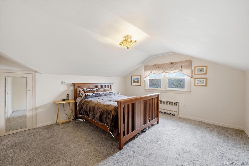Prime location South of Montauk Highway! This spacious 4-bedroom - photo 27