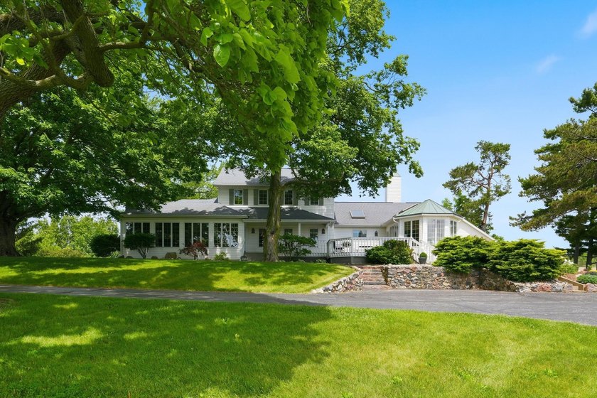 A truly one of kind property located on 14.5 ACRES with 1800 ft - photo 3