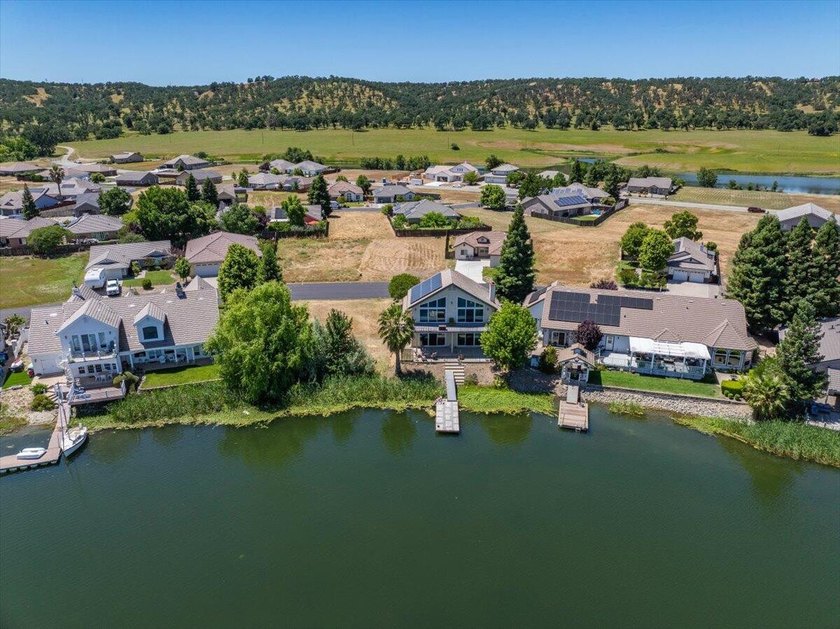 Where luxury meets the shoreline. This stunning custom-built - photo 45