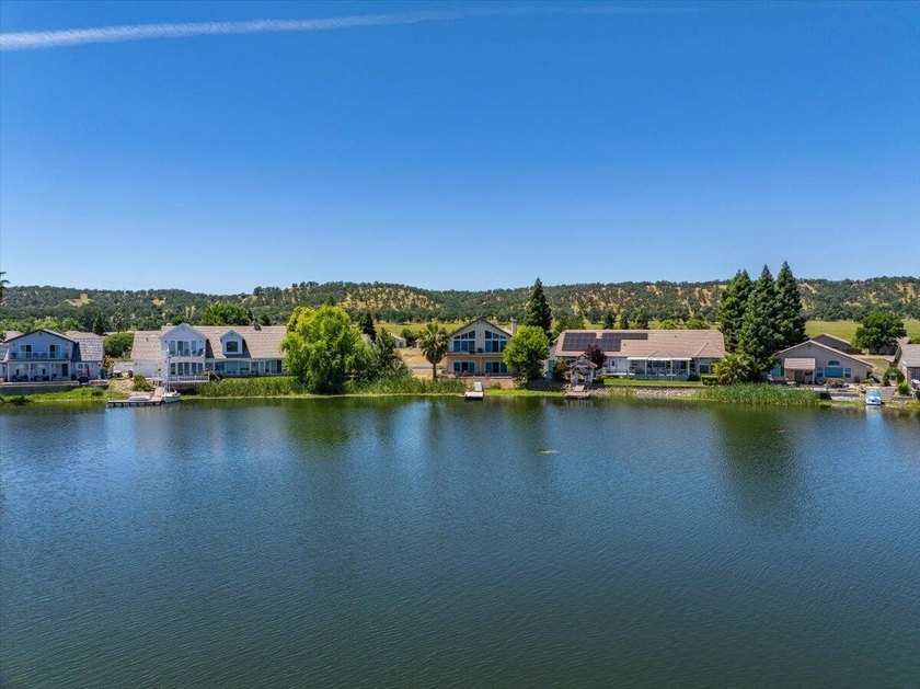 Where luxury meets the shoreline. This stunning custom-built - photo 47