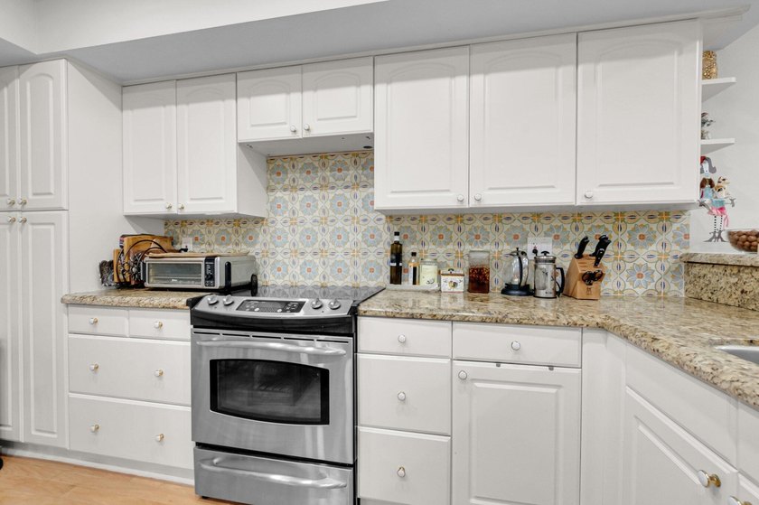 Welcome to this stunning townhouse in the desirable community of - photo 12