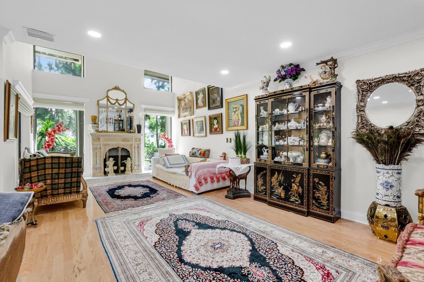 Welcome to this stunning townhouse in the desirable community of - photo 14