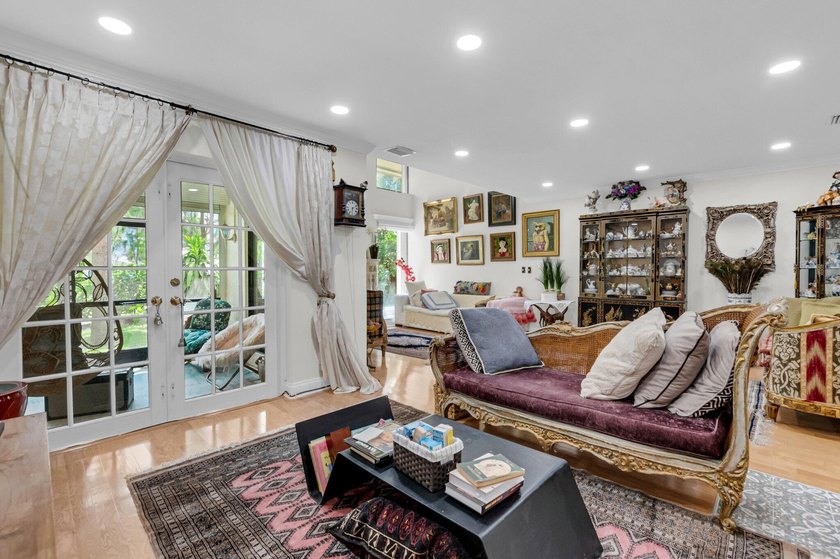 Welcome to this stunning townhouse in the desirable community of - photo 19