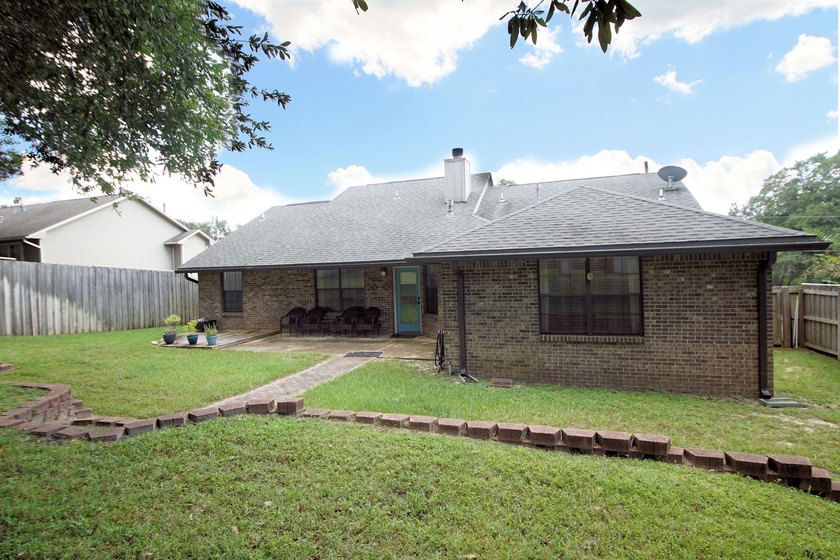 KICK OUT CLAUSE IN PLACE. Nicely maintained all-brick home in - photo 23