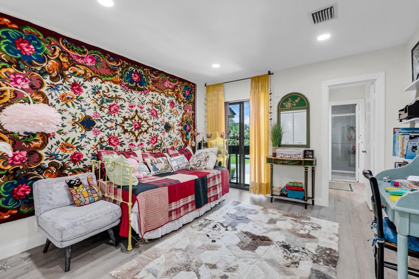 Welcome to this stunning townhouse in the desirable community of - photo 23