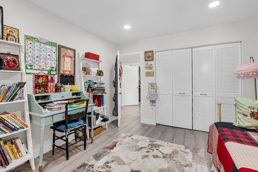 Welcome to this stunning townhouse in the desirable community of - photo 24