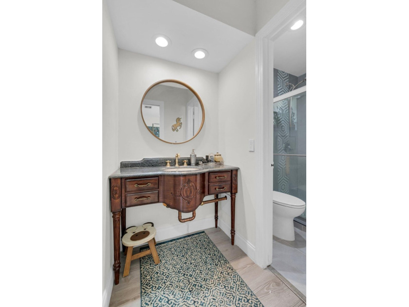 Welcome to this stunning townhouse in the desirable community of - photo 26
