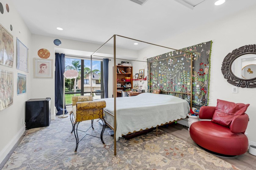 Welcome to this stunning townhouse in the desirable community of - photo 28