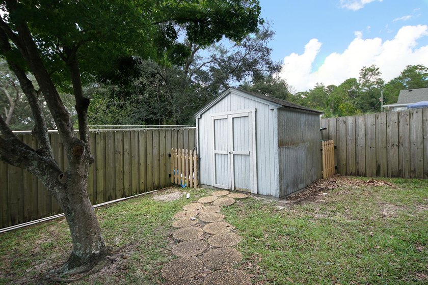 KICK OUT CLAUSE IN PLACE. Nicely maintained all-brick home in - photo 29