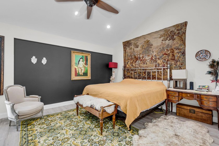 Welcome to this stunning townhouse in the desirable community of - photo 31