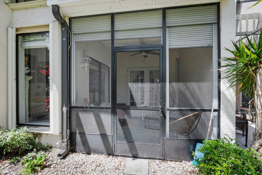 Welcome to this stunning townhouse in the desirable community of - photo 42