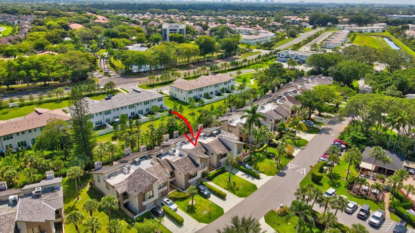 Welcome to this stunning townhouse in the desirable community of - photo 48