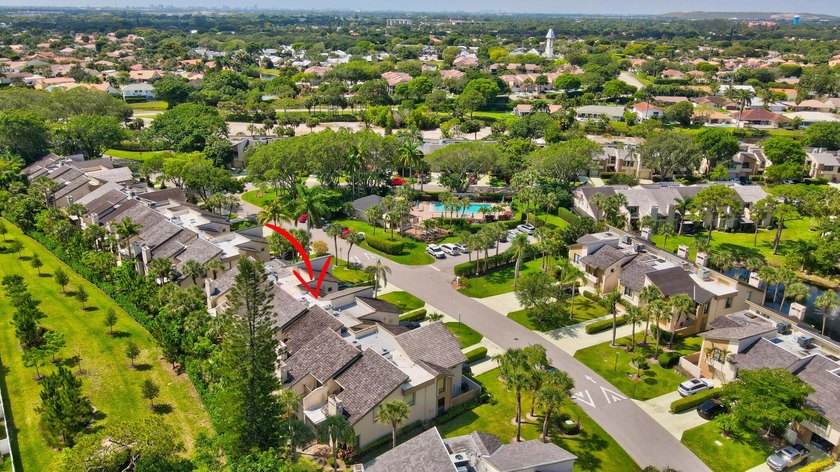 Welcome to this stunning townhouse in the desirable community of - photo 49