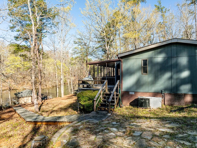 WE HAVE REDUCED THE PRICE. 5 bedroom 3 bath house with 200 feet - photo 40