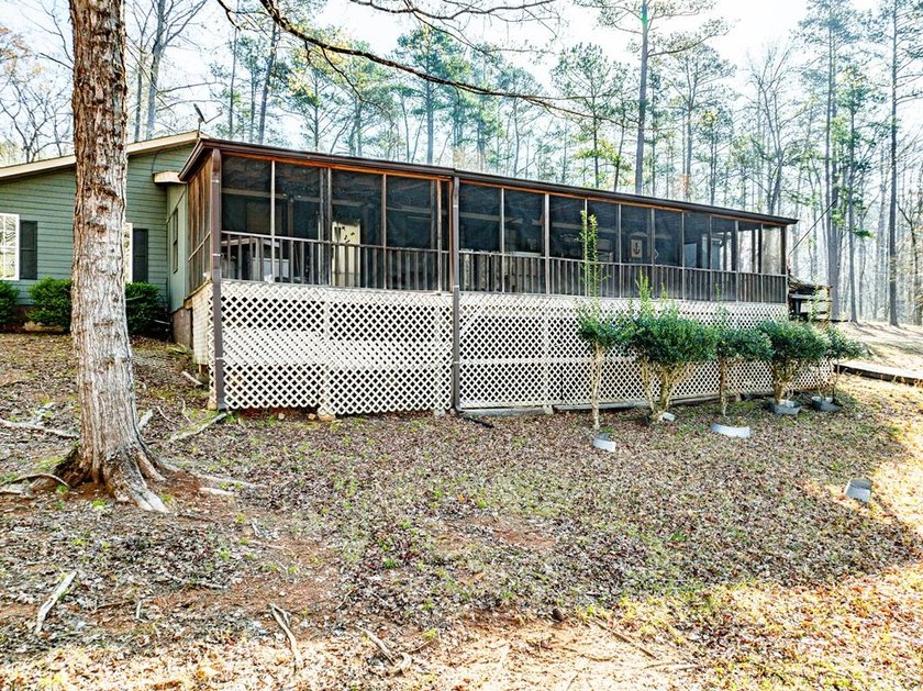 WE HAVE REDUCED THE PRICE. 5 bedroom 3 bath house with 200 feet - photo 42