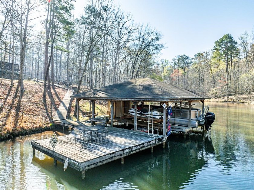 WE HAVE REDUCED THE PRICE. 5 bedroom 3 bath house with 200 feet - photo 46