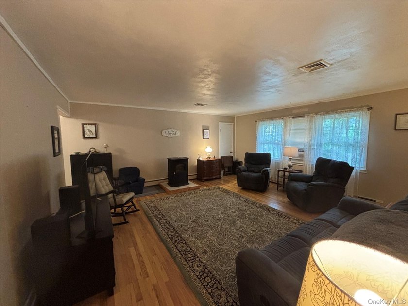 72 Fanning Blvd. Is Awaiting its New Owner! Located on a Fully - photo 7