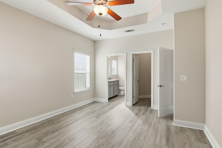 A conveniently located must-see! Fresh interior paint on walls - photo 21
