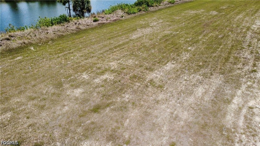 Excellent opportunity to own a triple lot site in the rapidly - photo 3