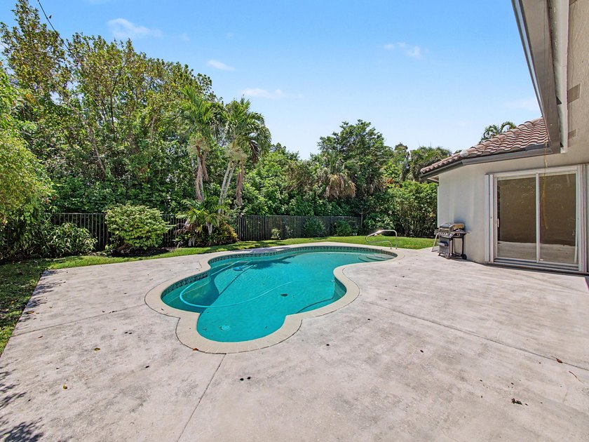 Welcome to your dream home in the highly sought-after community - photo 34