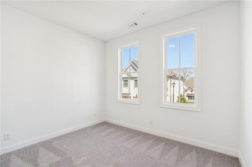 Last opportunities!! ONE-LEVEL LIVING in the heart of Peachtree - photo 20