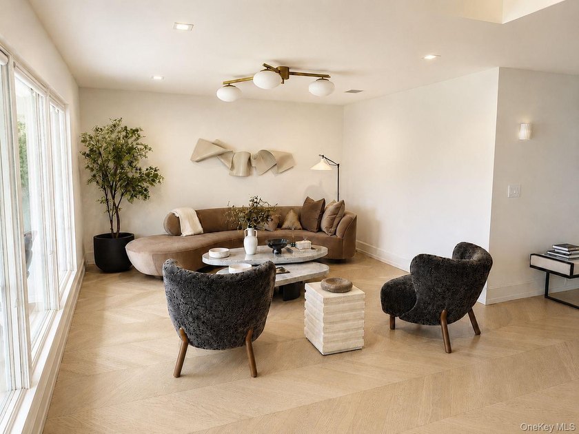 Welcome to this exceptional contemporary residence featuring 6 - photo 3