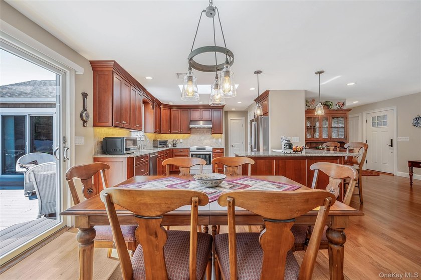 OPEN HOUSE CANCELED Sprawling wide-line ranch in desirable South - photo 12