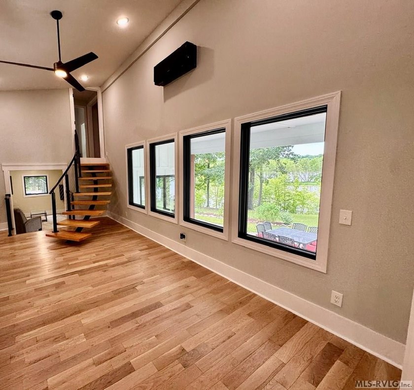 Beautiful Private Point Lake Retreat on the Roanoke River - photo 13