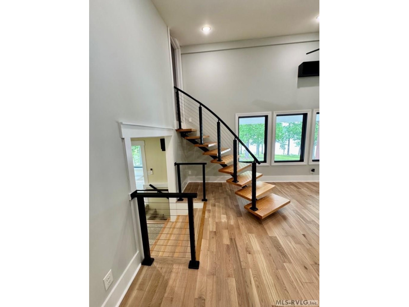 Beautiful Private Point Lake Retreat on the Roanoke River - photo 17