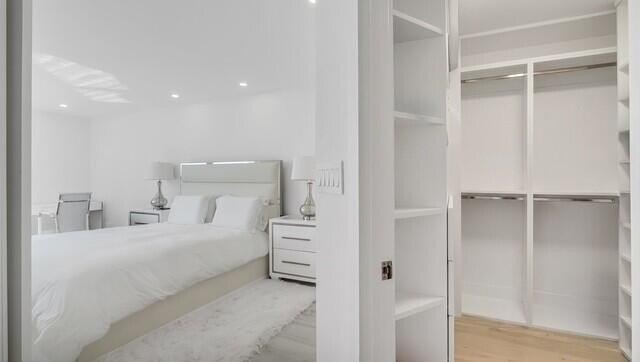 Welcome to this stunning turnkey 2-bedroom, 2-bathroom condo - photo 20