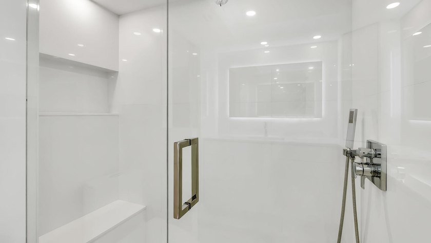 Welcome to this stunning turnkey 2-bedroom, 2-bathroom condo - photo 23